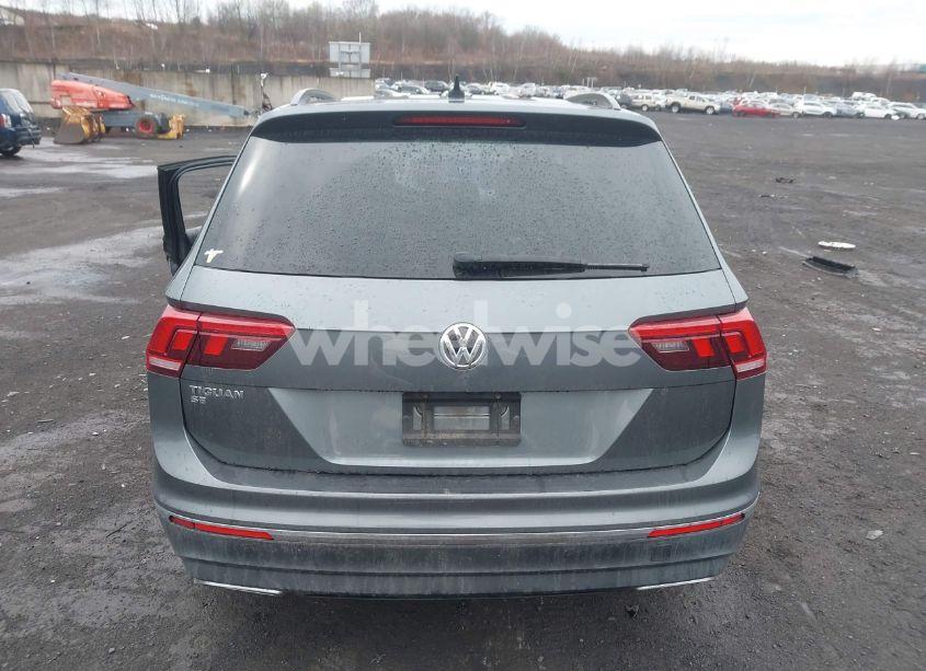 Photo 16 of 2020 Volkswagen Tiguan 2.0T SE/2.0T SE R-LINE BLACK/2.0T SEL (VIN 3VV3B7AX0LM086621)