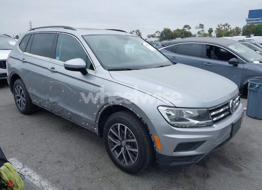 2020 Volkswagen Tiguan 2.0T SE/2.0T SE R-LINE BLACK/2.0T SEL (VIN 3VV3B7AX0LM108973) main photo