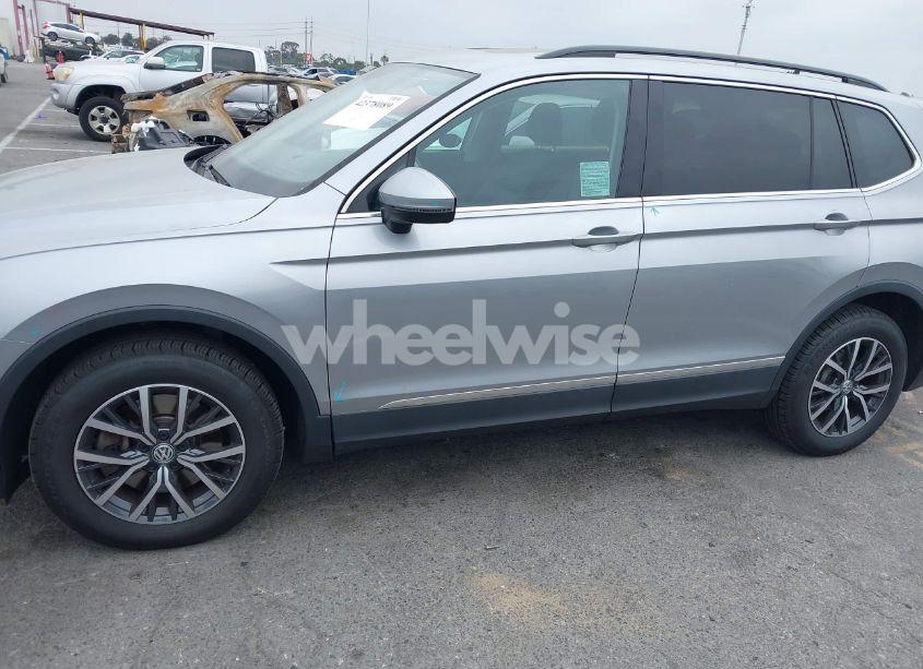 Photo 14 of 2020 Volkswagen Tiguan 2.0T SE/2.0T SE R-LINE BLACK/2.0T SEL (VIN 3VV3B7AX0LM108973)