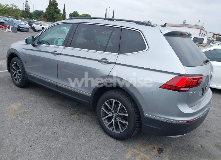 Photo 3 of 2020 Volkswagen Tiguan 2.0T SE/2.0T SE R-LINE BLACK/2.0T SEL (VIN 3VV3B7AX0LM108973)