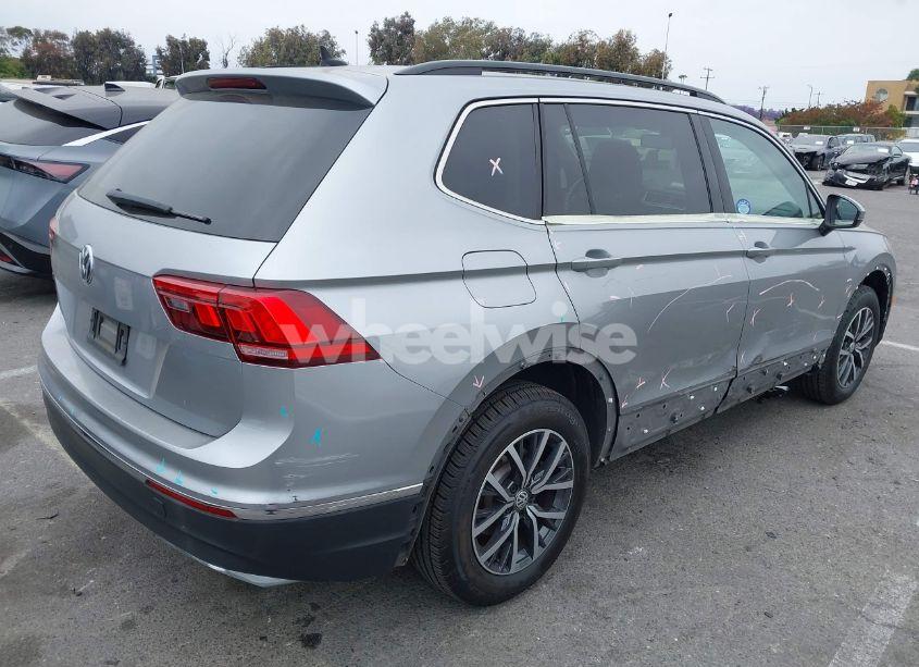 Photo 4 of 2020 Volkswagen Tiguan 2.0T SE/2.0T SE R-LINE BLACK/2.0T SEL (VIN 3VV3B7AX0LM108973)