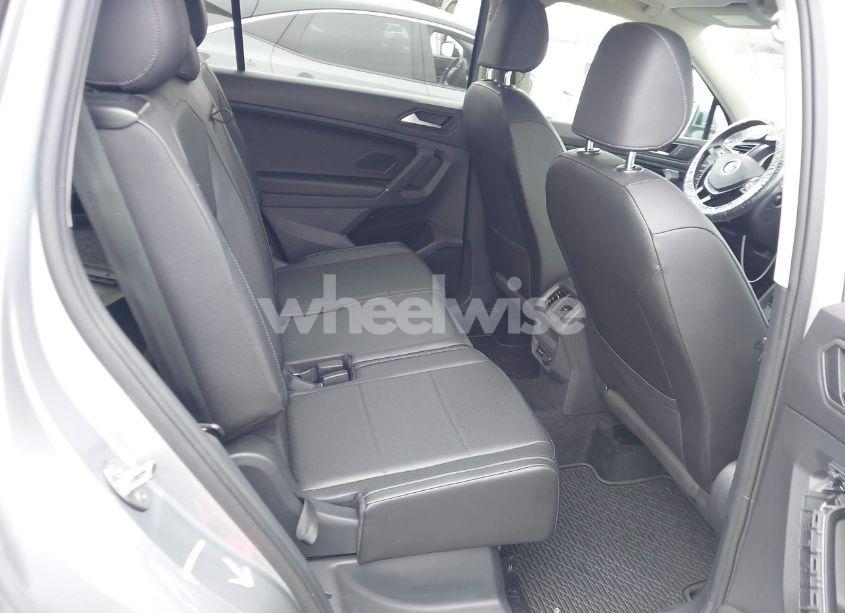 Photo 8 of 2020 Volkswagen Tiguan 2.0T SE/2.0T SE R-LINE BLACK/2.0T SEL (VIN 3VV3B7AX0LM108973)