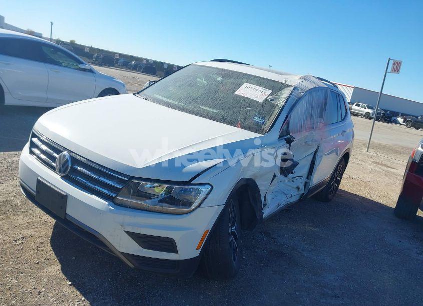 Photo 2 of 2021 Volkswagen Tiguan 2.0T SE/2.0T SE R-LINE BLACK/2.0T SEL (VIN 3VV3B7AX0MM043771)