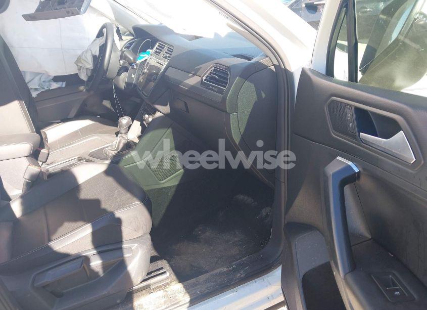 Photo 5 of 2021 Volkswagen Tiguan 2.0T SE/2.0T SE R-LINE BLACK/2.0T SEL (VIN 3VV3B7AX0MM043771)