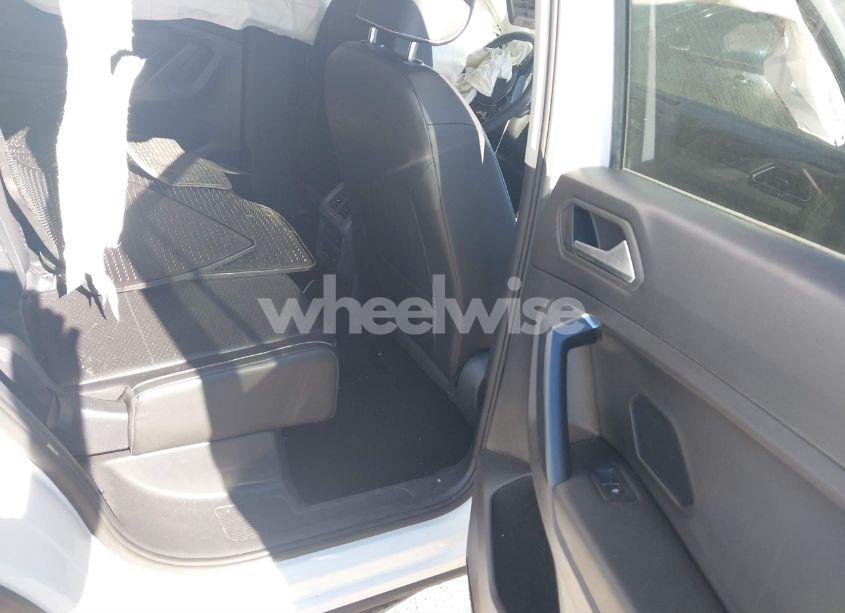 Photo 8 of 2021 Volkswagen Tiguan 2.0T SE/2.0T SE R-LINE BLACK/2.0T SEL (VIN 3VV3B7AX0MM043771)