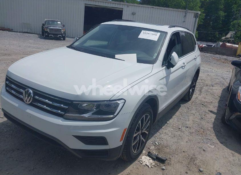 Photo 2 of 2021 Volkswagen Tiguan 2.0T SE/2.0T SE R-LINE BLACK/2.0T SEL (VIN 3VV3B7AX0MM104746)