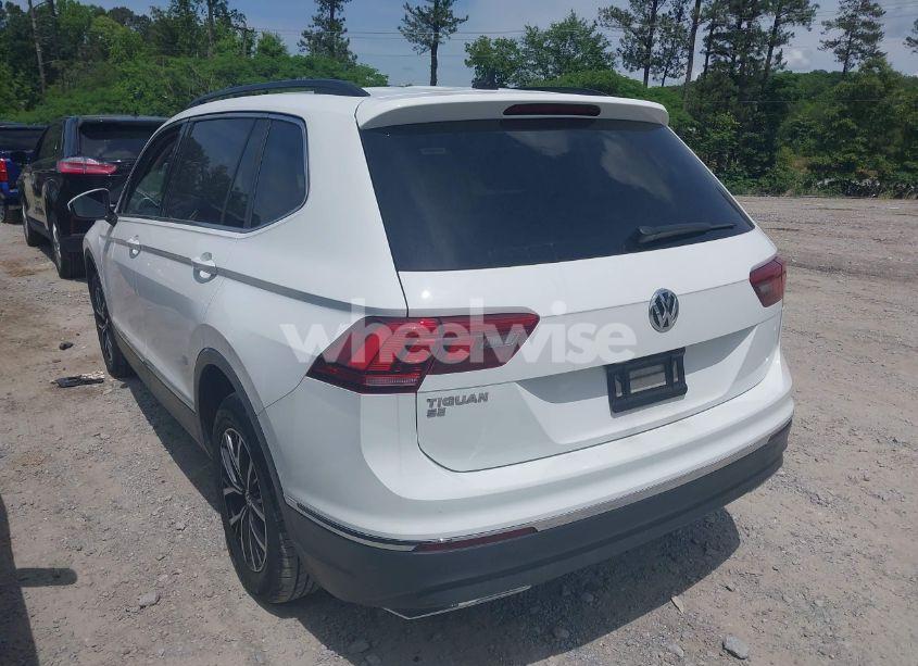 Photo 3 of 2021 Volkswagen Tiguan 2.0T SE/2.0T SE R-LINE BLACK/2.0T SEL (VIN 3VV3B7AX0MM104746)