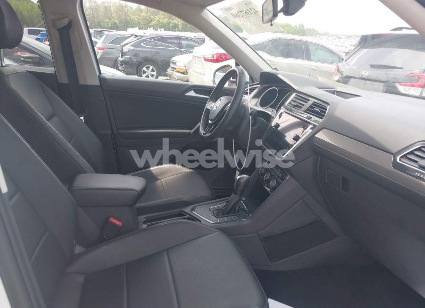 Photo 5 of 2021 Volkswagen Tiguan 2.0T SE/2.0T SE R-LINE BLACK/2.0T SEL (VIN 3VV3B7AX0MM104746)