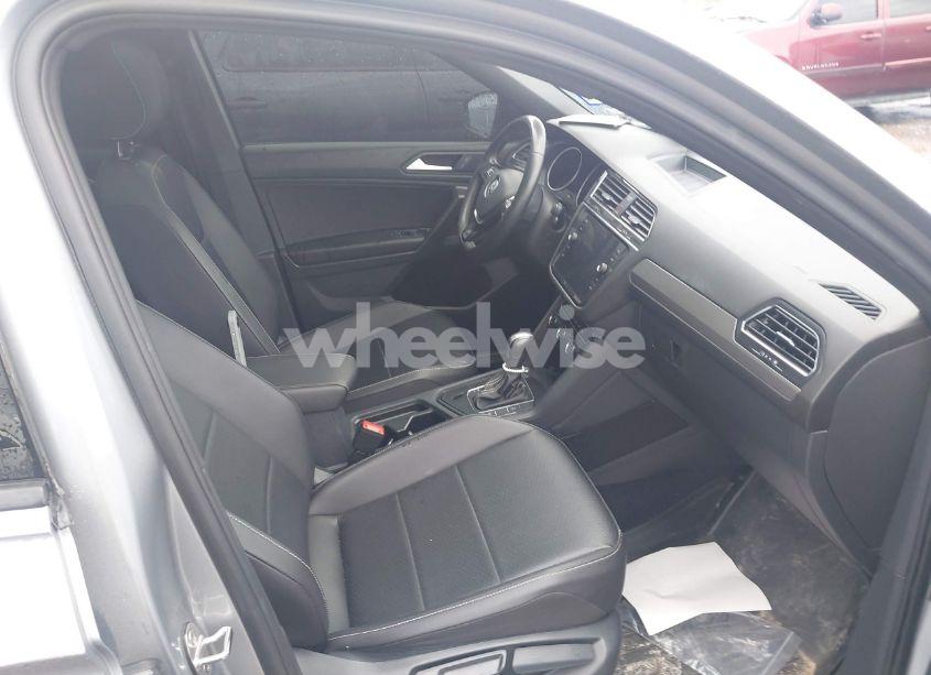 Photo 5 of 2021 Volkswagen Tiguan 2.0T SE/2.0T SE R-LINE BLACK/2.0T SEL (VIN 3VV3B7AX0MM119120)