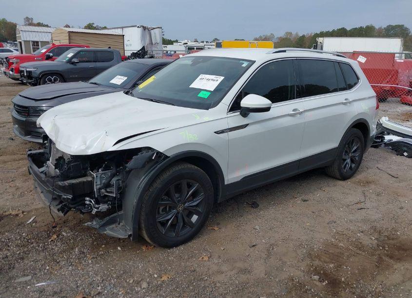 Photo 2 of 2023 Volkswagen Tiguan 2.0T SE (VIN 3VV3B7AX0PM134981)