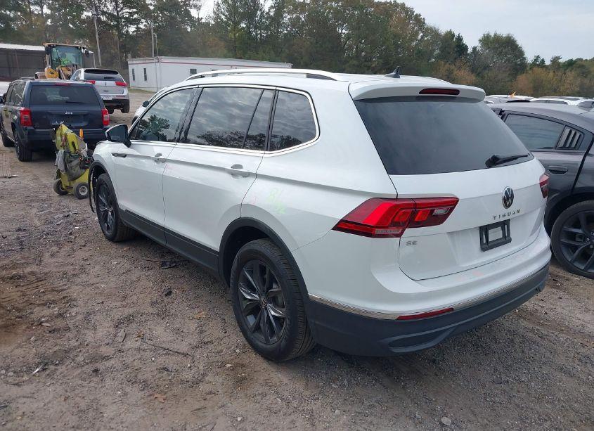 Photo 3 of 2023 Volkswagen Tiguan 2.0T SE (VIN 3VV3B7AX0PM134981)