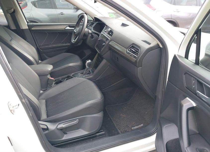 Photo 5 of 2023 Volkswagen Tiguan 2.0T SE (VIN 3VV3B7AX0PM134981)