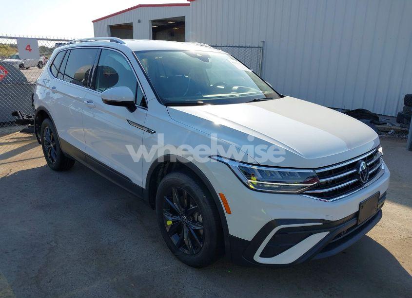 2024 Volkswagen Tiguan 2.0T SE (VIN 3VV3B7AX0RM048301) main photo