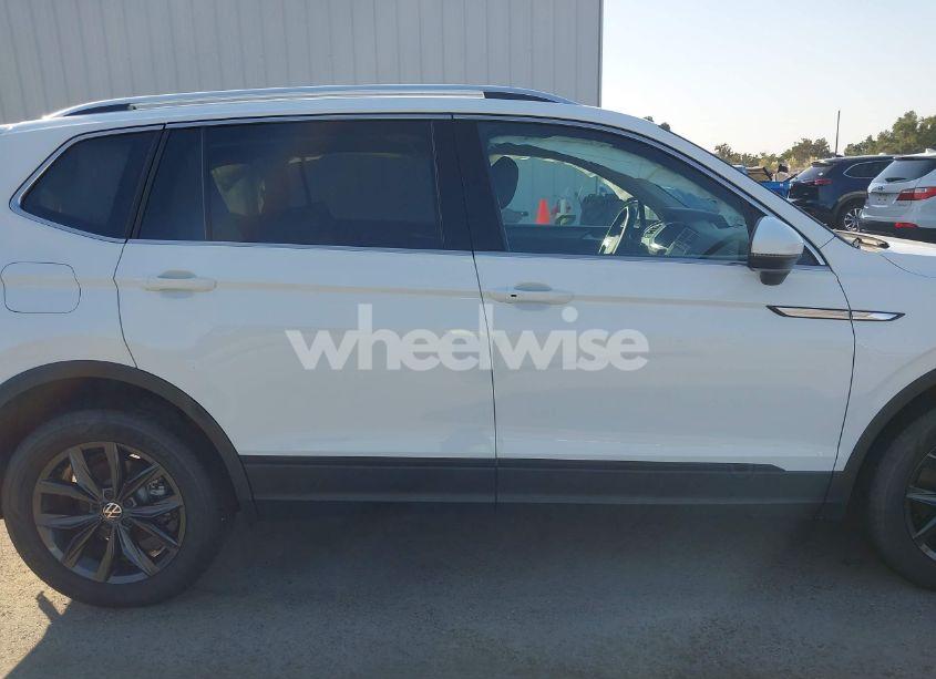 Photo 14 of 2024 Volkswagen Tiguan 2.0T SE (VIN 3VV3B7AX0RM048301)