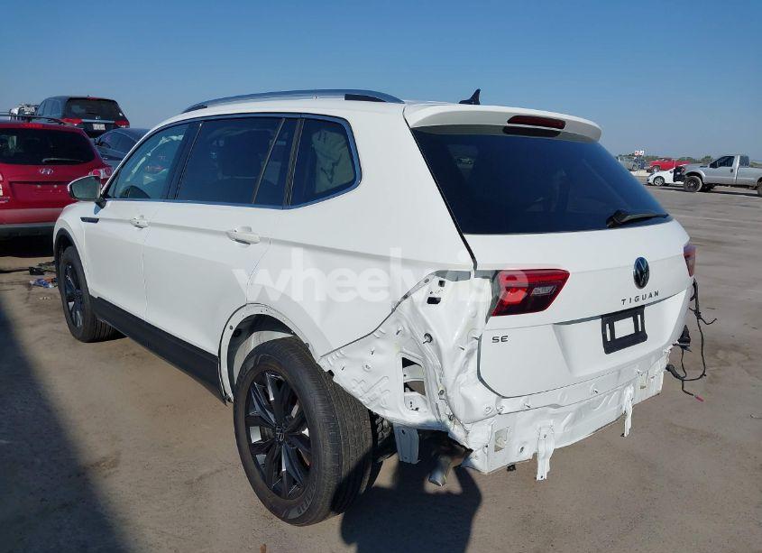 Photo 3 of 2024 Volkswagen Tiguan 2.0T SE (VIN 3VV3B7AX0RM048301)