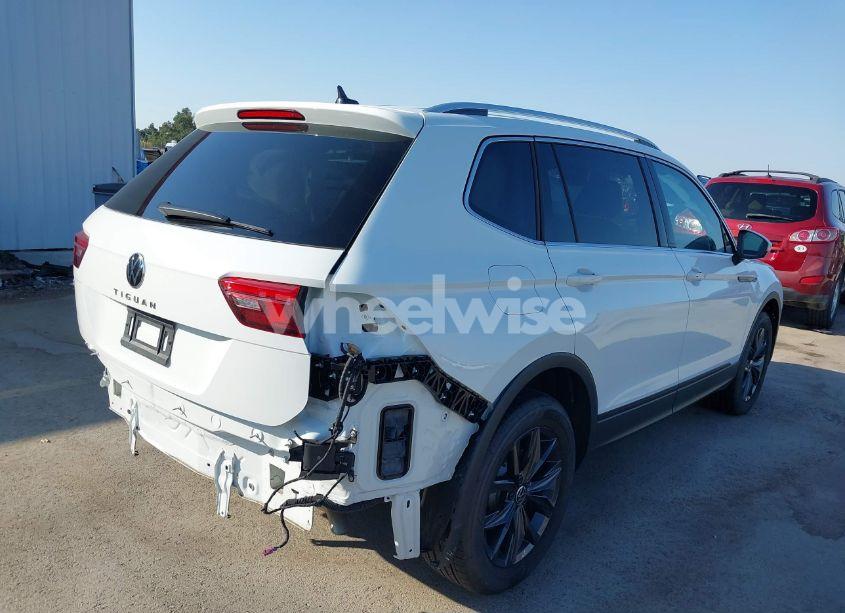 Photo 4 of 2024 Volkswagen Tiguan 2.0T SE (VIN 3VV3B7AX0RM048301)