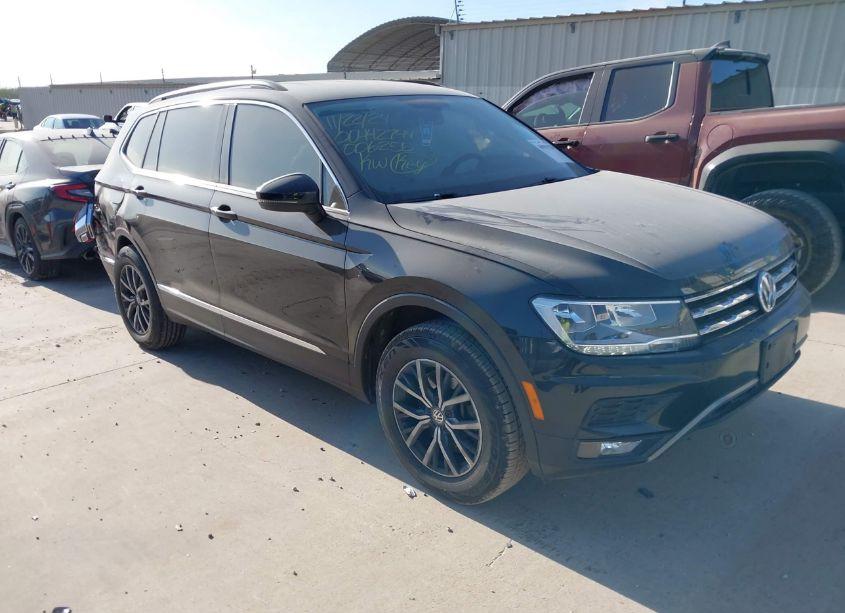 2018 Volkswagen Tiguan 2.0T SE/2.0T SEL (VIN 3VV3B7AX1JM006255) main photo