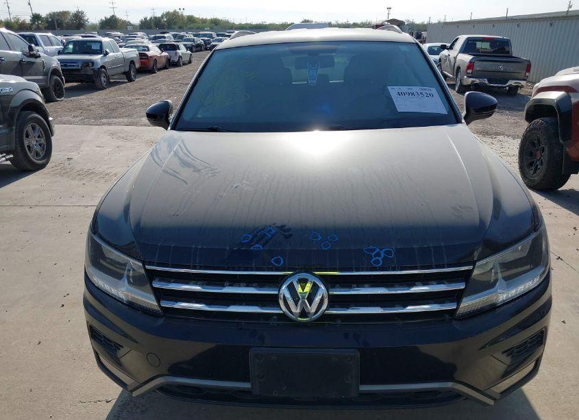 Photo 12 of 2018 Volkswagen Tiguan 2.0T SE/2.0T SEL (VIN 3VV3B7AX1JM006255)