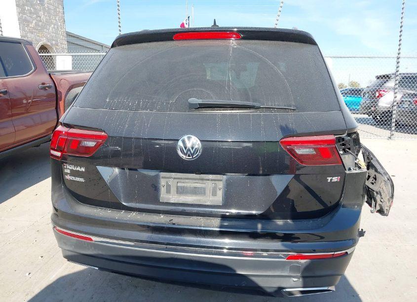 Photo 16 of 2018 Volkswagen Tiguan 2.0T SE/2.0T SEL (VIN 3VV3B7AX1JM006255)