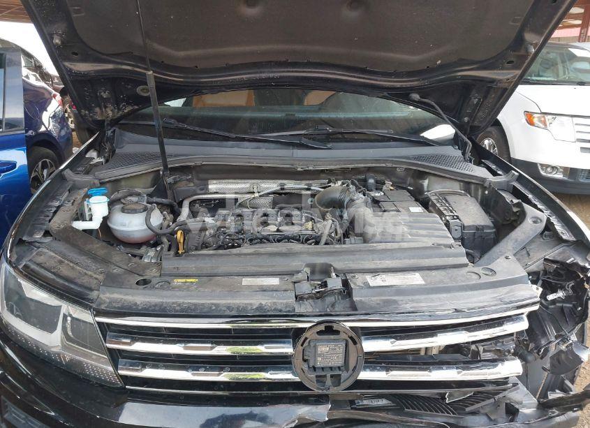 Photo 10 of 2018 Volkswagen Tiguan 2.0T SE/2.0T SEL (VIN 3VV3B7AX1JM036551)