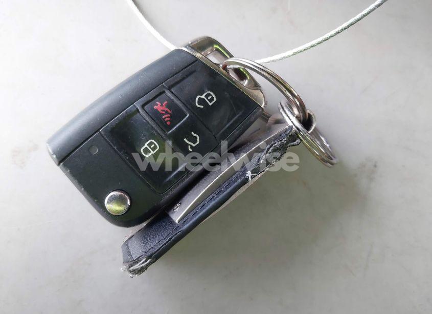 Photo 11 of 2018 Volkswagen Tiguan 2.0T SE/2.0T SEL (VIN 3VV3B7AX1JM036551)