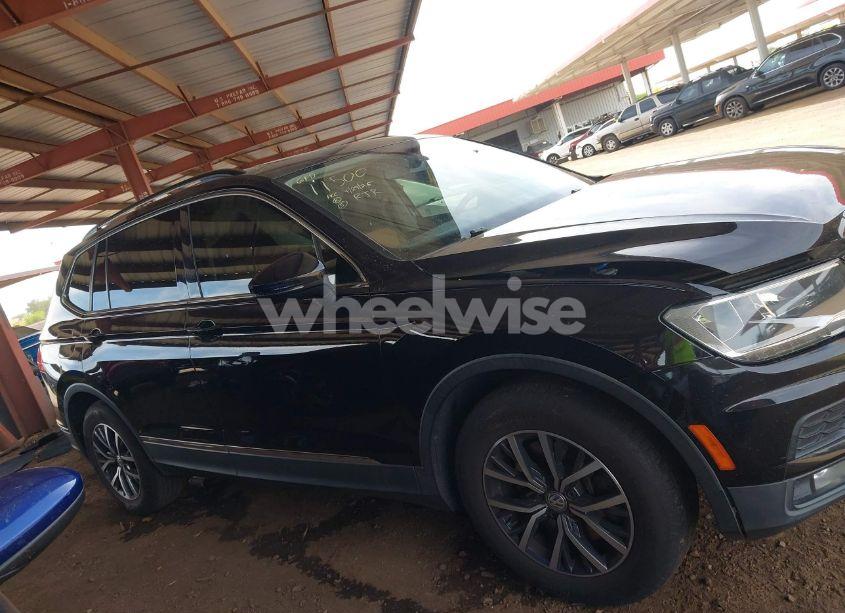 Photo 13 of 2018 Volkswagen Tiguan 2.0T SE/2.0T SEL (VIN 3VV3B7AX1JM036551)