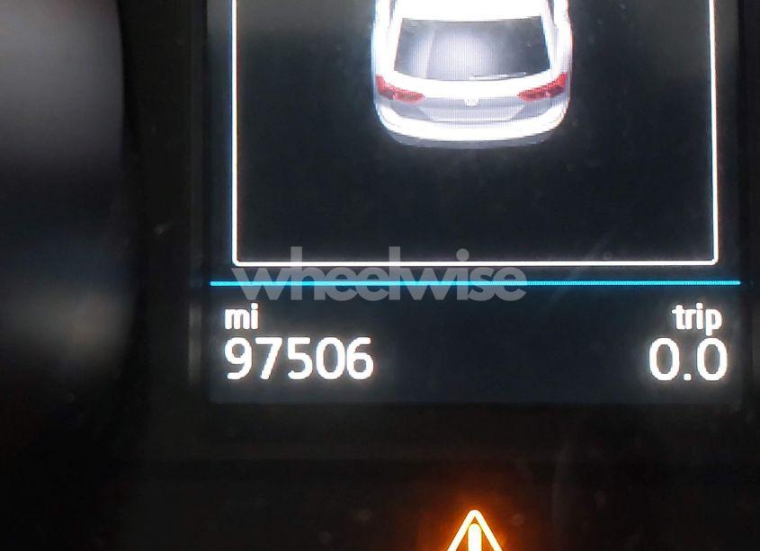 Photo 15 of 2018 Volkswagen Tiguan 2.0T SE/2.0T SEL (VIN 3VV3B7AX1JM036551)