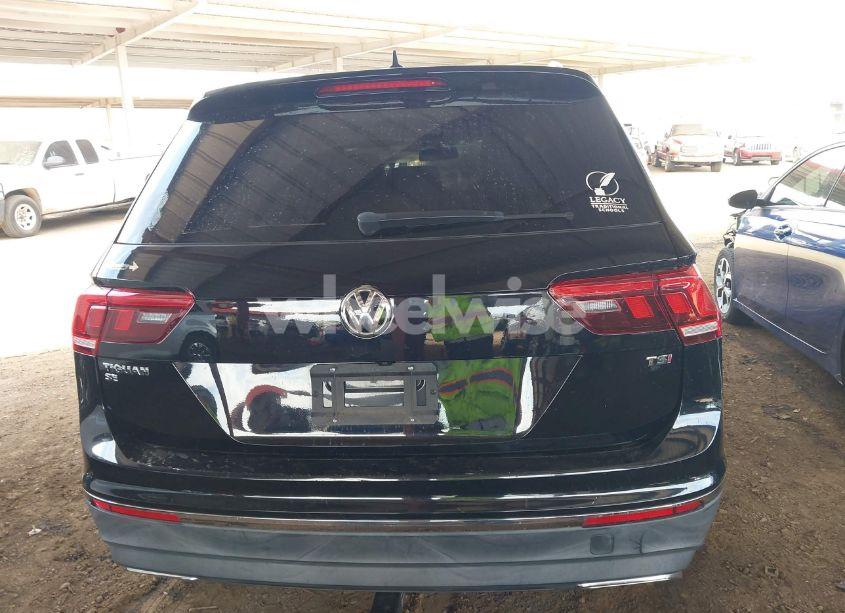 Photo 16 of 2018 Volkswagen Tiguan 2.0T SE/2.0T SEL (VIN 3VV3B7AX1JM036551)