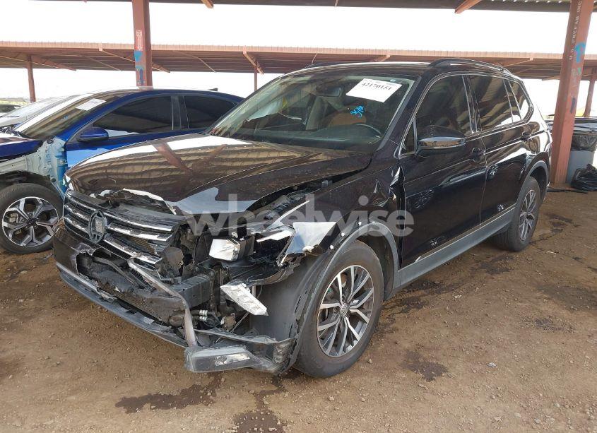 Photo 2 of 2018 Volkswagen Tiguan 2.0T SE/2.0T SEL (VIN 3VV3B7AX1JM036551)