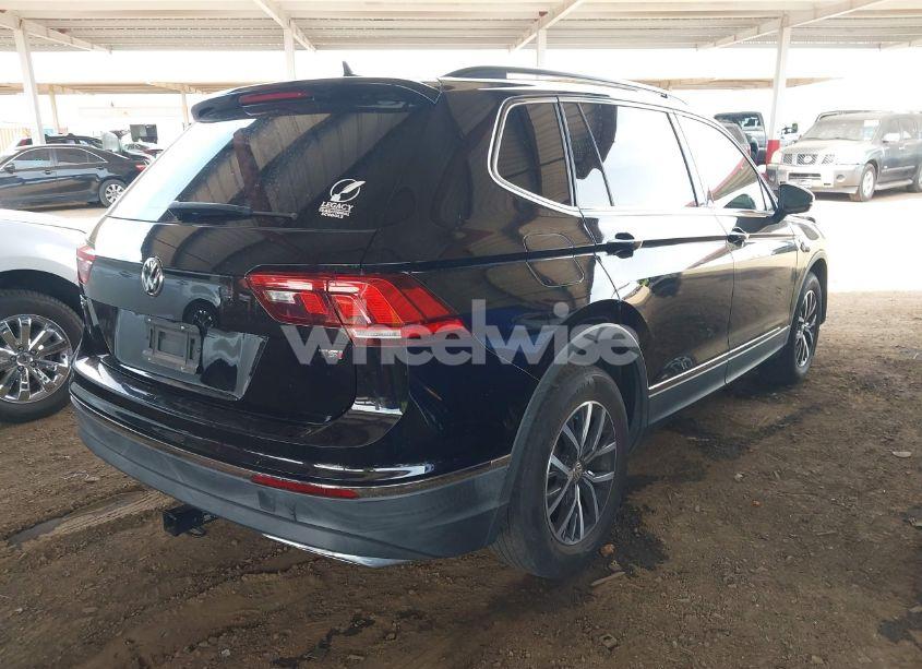 Photo 4 of 2018 Volkswagen Tiguan 2.0T SE/2.0T SEL (VIN 3VV3B7AX1JM036551)