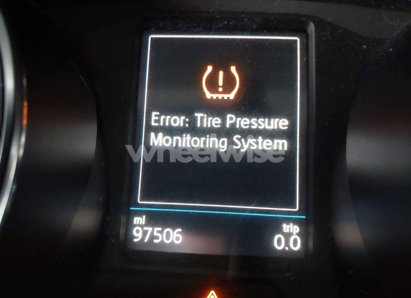 Photo 7 of 2018 Volkswagen Tiguan 2.0T SE/2.0T SEL (VIN 3VV3B7AX1JM036551)