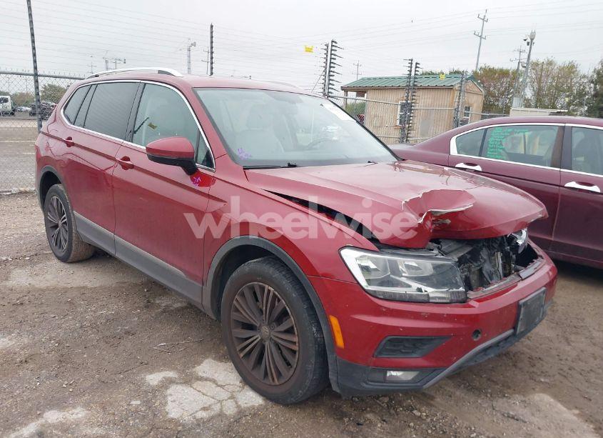 2018 Volkswagen Tiguan 2.0T SE/2.0T SEL (VIN 3VV3B7AX1JM044794) main photo