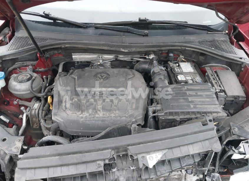 Photo 10 of 2018 Volkswagen Tiguan 2.0T SE/2.0T SEL (VIN 3VV3B7AX1JM044794)