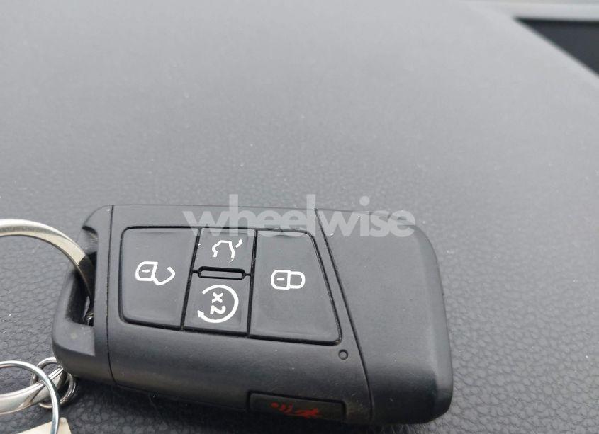 Photo 11 of 2018 Volkswagen Tiguan 2.0T SE/2.0T SEL (VIN 3VV3B7AX1JM044794)