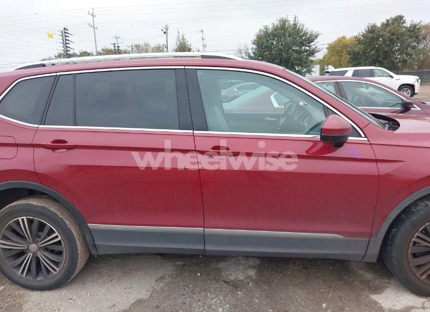 Photo 13 of 2018 Volkswagen Tiguan 2.0T SE/2.0T SEL (VIN 3VV3B7AX1JM044794)