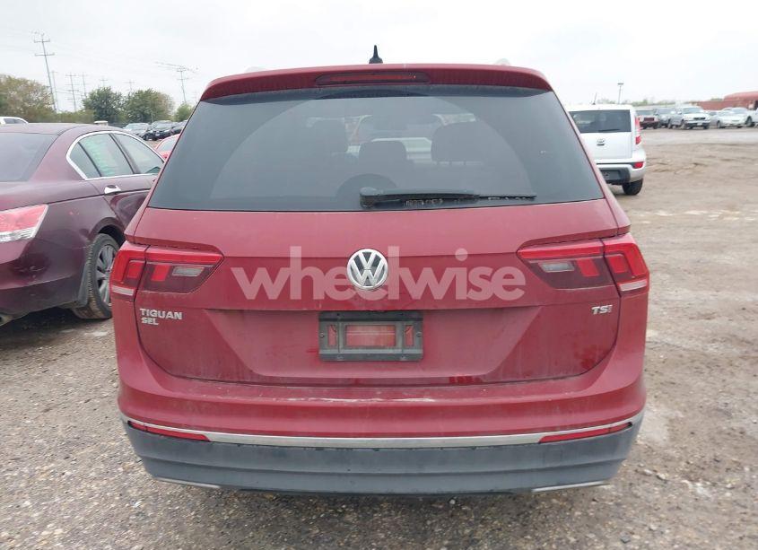 Photo 16 of 2018 Volkswagen Tiguan 2.0T SE/2.0T SEL (VIN 3VV3B7AX1JM044794)