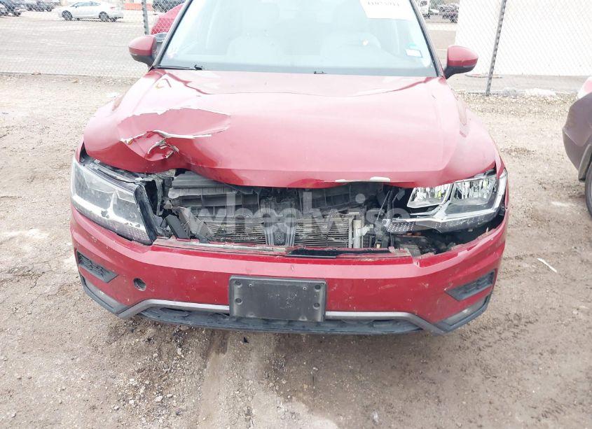 Photo 6 of 2018 Volkswagen Tiguan 2.0T SE/2.0T SEL (VIN 3VV3B7AX1JM044794)