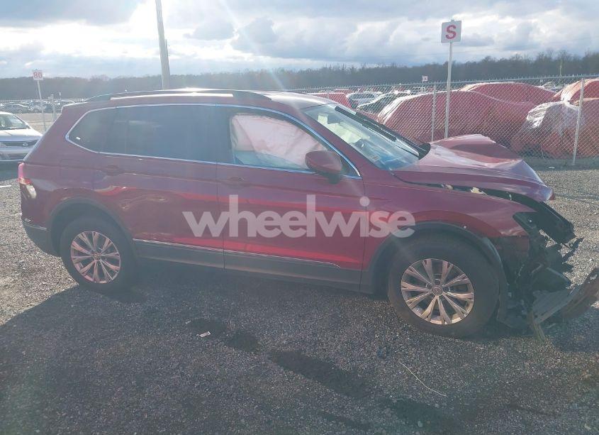 Photo 14 of 2018 Volkswagen Tiguan (VIN 3VV3B7AX1JM076161)