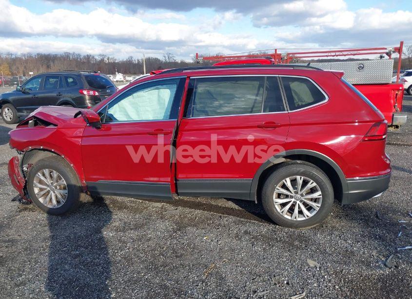 Photo 15 of 2018 Volkswagen Tiguan (VIN 3VV3B7AX1JM076161)