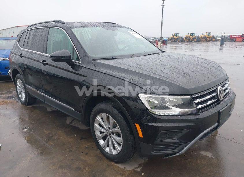2018 Volkswagen Tiguan 2.0T SE/2.0T SEL (VIN 3VV3B7AX1JM140389) main photo