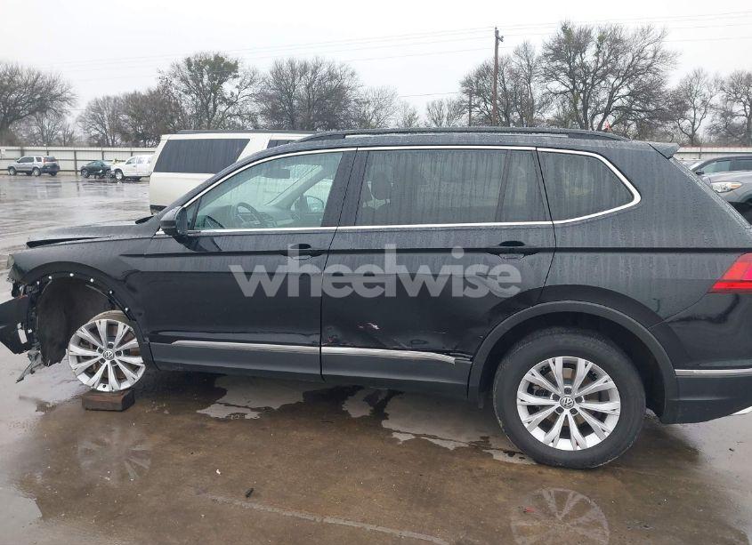 Photo 14 of 2018 Volkswagen Tiguan 2.0T SE/2.0T SEL (VIN 3VV3B7AX1JM140389)