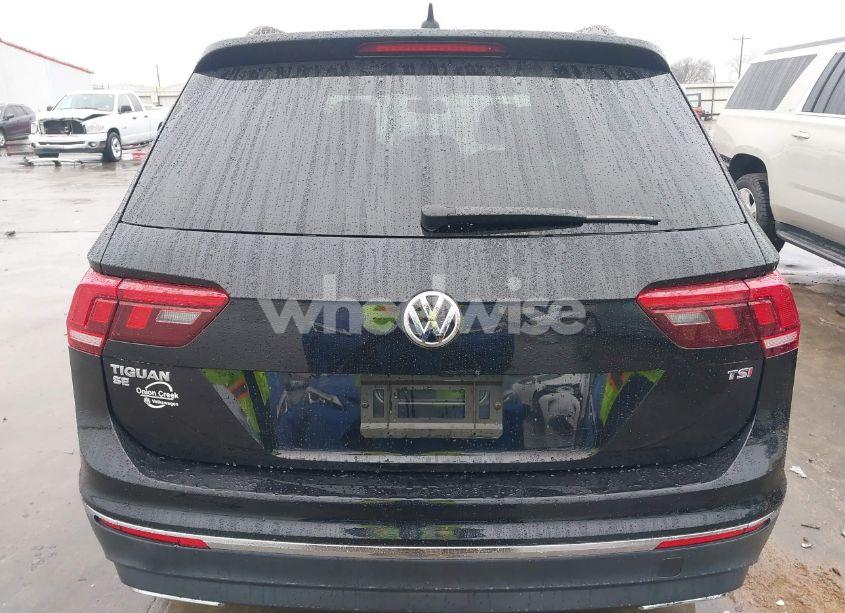 Photo 16 of 2018 Volkswagen Tiguan 2.0T SE/2.0T SEL (VIN 3VV3B7AX1JM140389)
