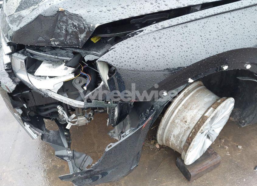 Photo 18 of 2018 Volkswagen Tiguan 2.0T SE/2.0T SEL (VIN 3VV3B7AX1JM140389)