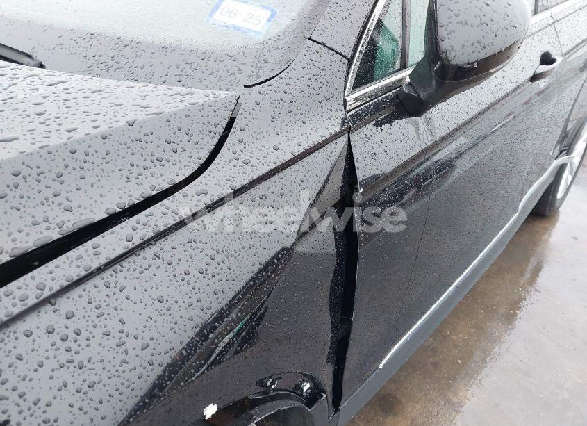 Photo 19 of 2018 Volkswagen Tiguan 2.0T SE/2.0T SEL (VIN 3VV3B7AX1JM140389)