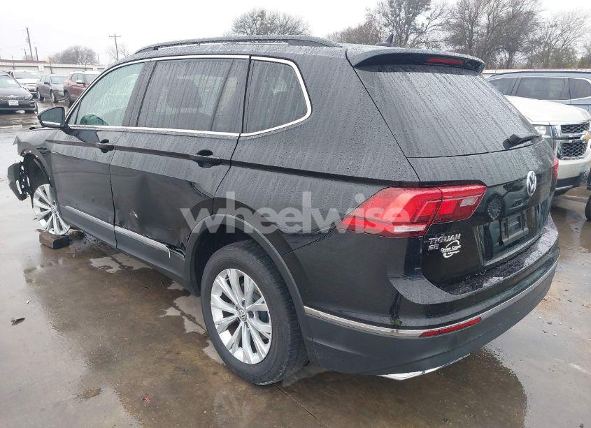 Photo 3 of 2018 Volkswagen Tiguan 2.0T SE/2.0T SEL (VIN 3VV3B7AX1JM140389)