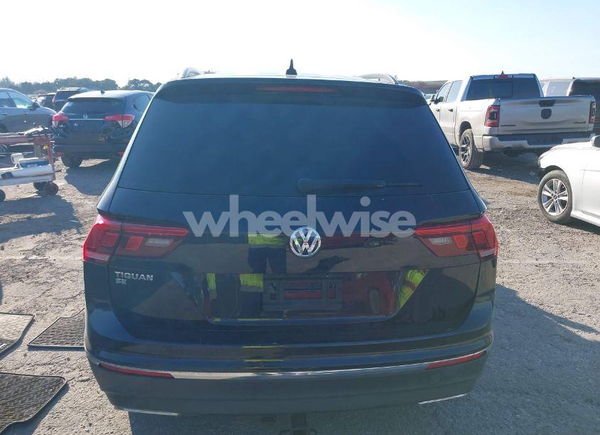 Photo 16 of 2020 Volkswagen Tiguan 2.0T SE/2.0T SE R-LINE BLACK/2.0T SEL (VIN 3VV3B7AX1LM019574)