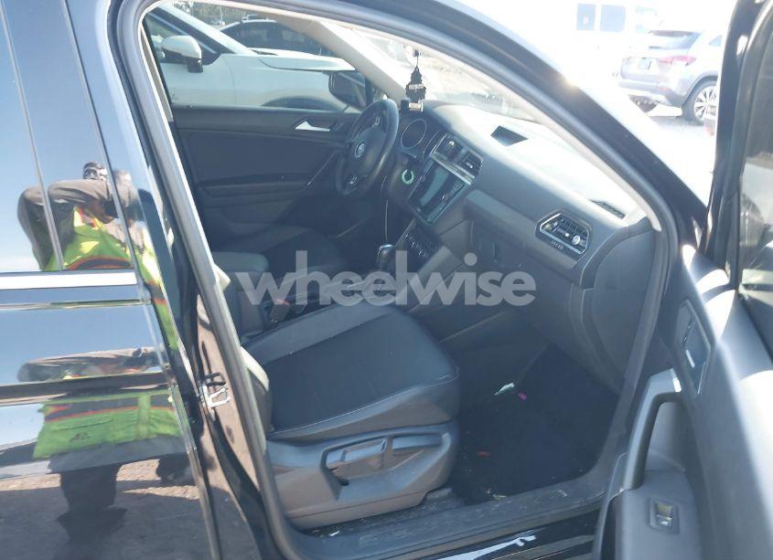 Photo 5 of 2020 Volkswagen Tiguan 2.0T SE/2.0T SE R-LINE BLACK/2.0T SEL (VIN 3VV3B7AX1LM019574)