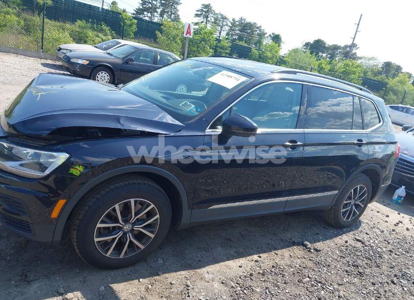 Photo 14 of 2020 Volkswagen Tiguan 2.0T SE/2.0T SE R-LINE BLACK/2.0T SEL (VIN 3VV3B7AX1LM033152)