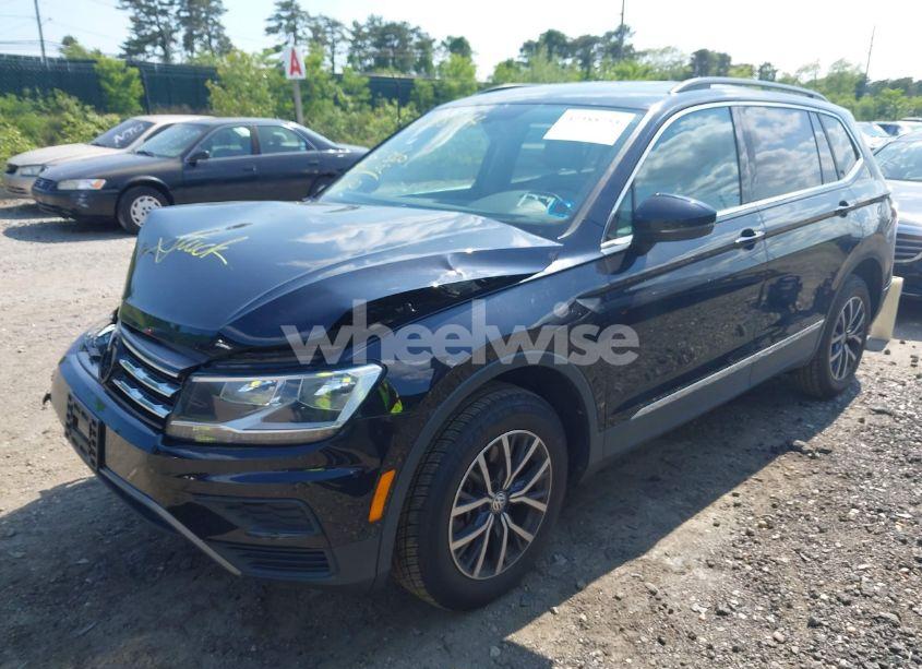 Photo 2 of 2020 Volkswagen Tiguan 2.0T SE/2.0T SE R-LINE BLACK/2.0T SEL (VIN 3VV3B7AX1LM033152)