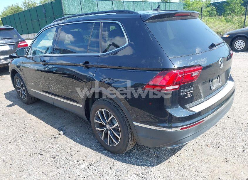 Photo 3 of 2020 Volkswagen Tiguan 2.0T SE/2.0T SE R-LINE BLACK/2.0T SEL (VIN 3VV3B7AX1LM033152)